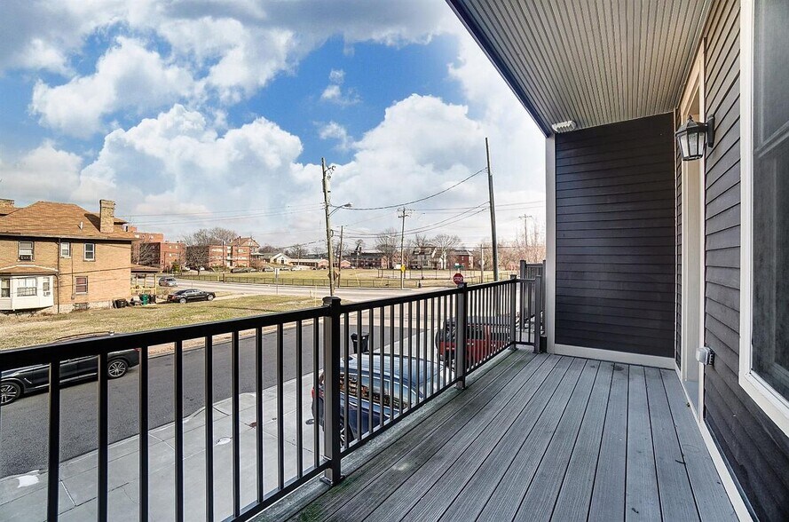 Balcony - 438 Northern Ave