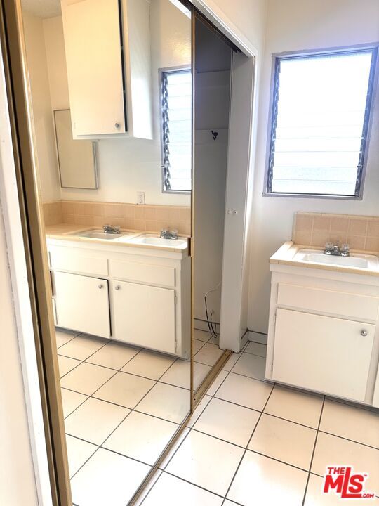 Building Photo - 5411 S Centinela Ave