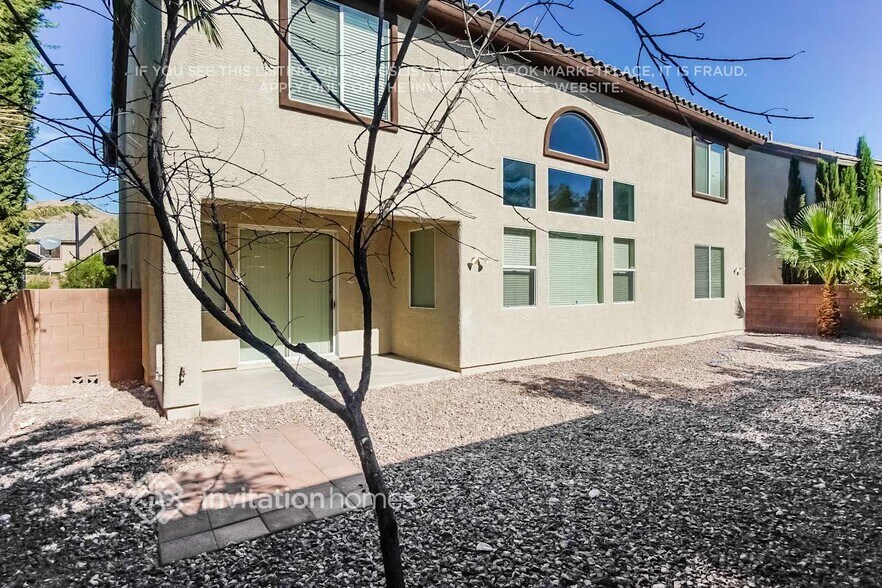 Building Photo - 686 Kew Gardens Dr