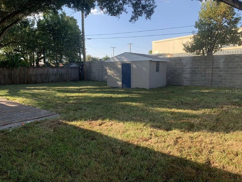 Building Photo - 4229 W Bay Vista Ave