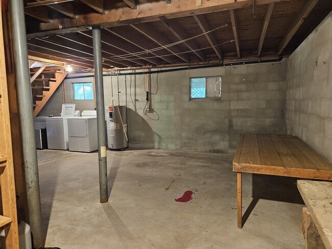 Building Photo - 135 Nittany St