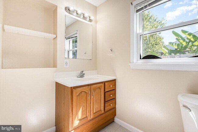Building Photo - 3430 Little Hunting Creek Dr