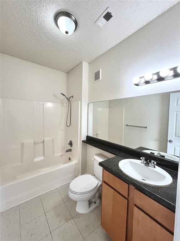 Building Photo - 2200 Classen Blvd