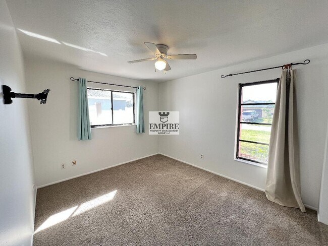 Building Photo - Cozy Cape Coral Pool Home – 3 Beds, 2 Bath...