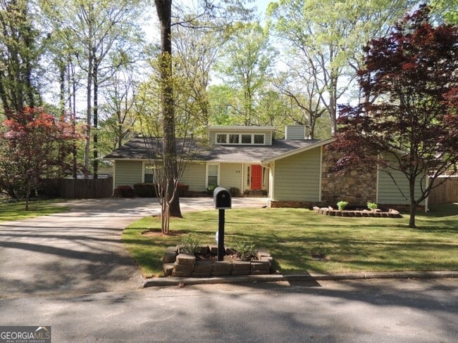 Primary Photo - 754 Post Rd Ln