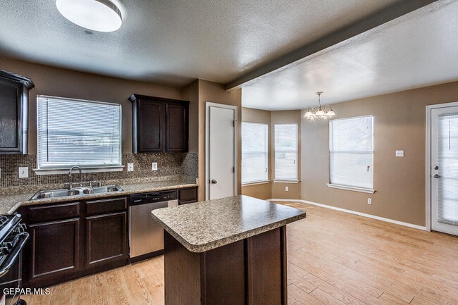 Building Photo - 12277 Tierra Pez Way