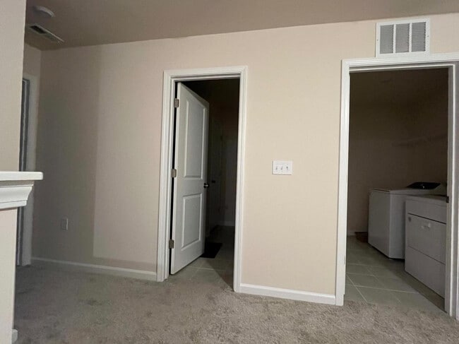 Building Photo - Room in Townhome on Preveza Pl