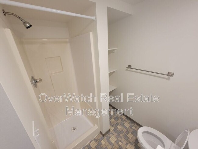 Building Photo - 3405 Oregon Dr