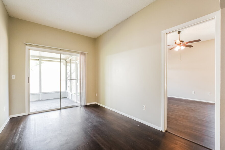Building Photo - 83 Knights Hollow Dr