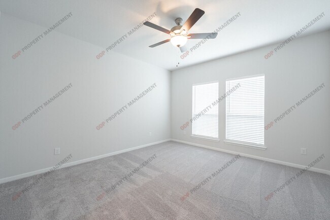 Building Photo - 424 Poplin Ln