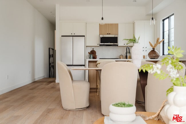 Building Photo - 1954 S Garth Ave