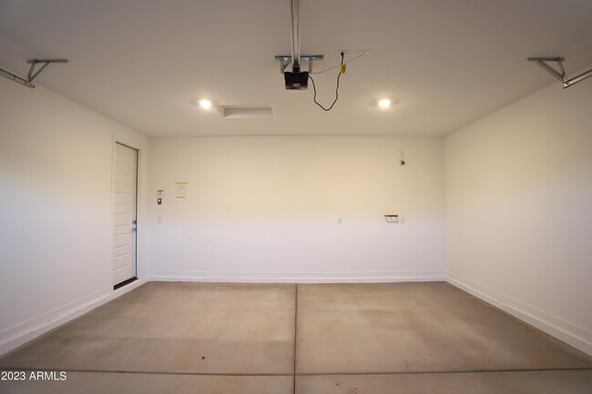 Building Photo - 9447 W Turney Ave