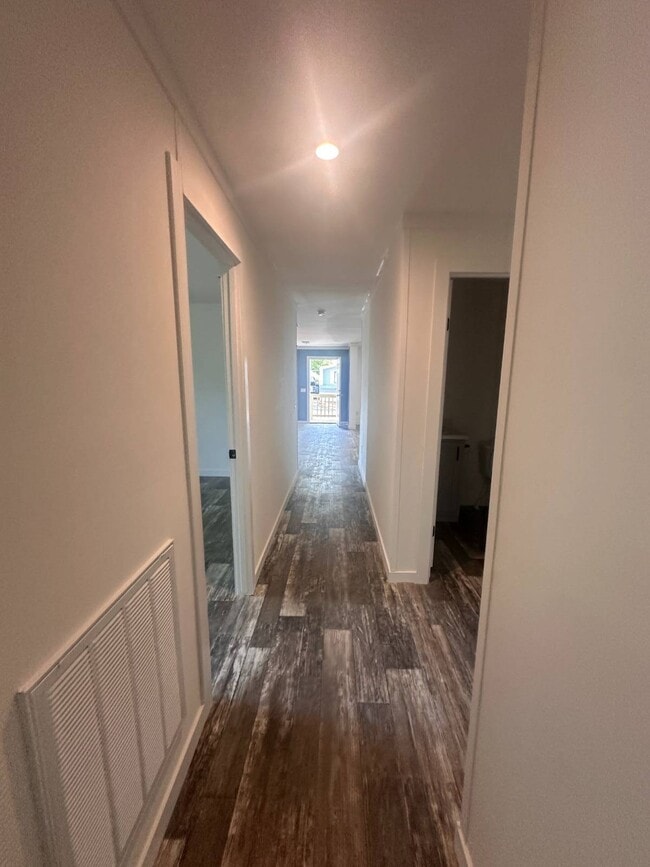 Building Photo - 7865 W Hwy 40