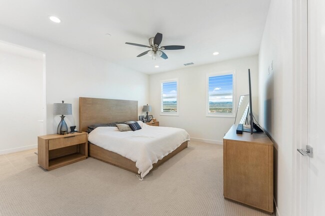 Building Photo - 35722 McCarthy St