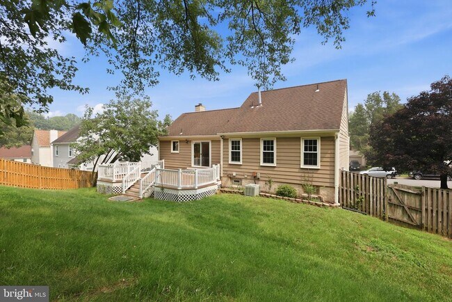 Building Photo - 7690 Green Garland Dr