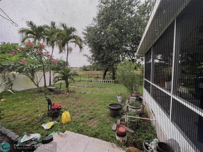 Building Photo - 7400 SW 37 Ct