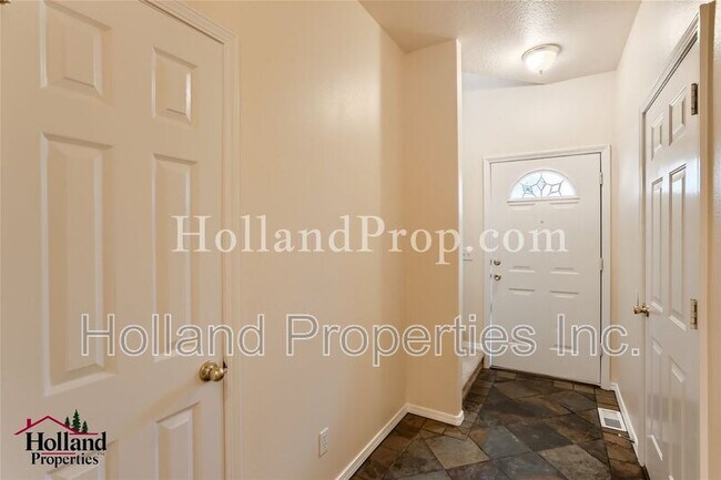 Building Photo - 17880 SW Arbela Ct