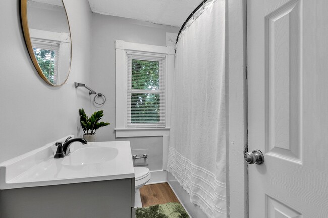 Building Photo - 3628 Birchwood Ave