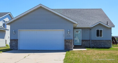 Building Photo - 436 23rd Ave N