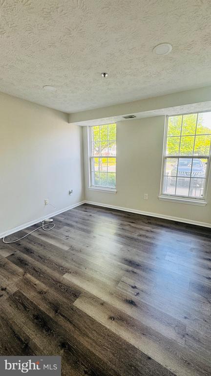 Building Photo - 601 Himes Ave
