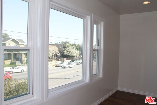 Building Photo - 4051 Normandie Ave