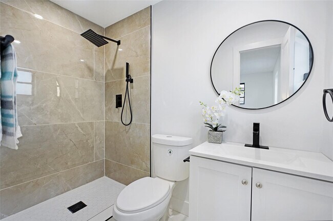 Building Photo - 3613 SW 1st St