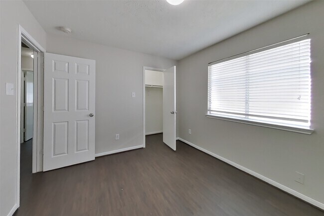 Building Photo - 12230 Scarlet River Dr