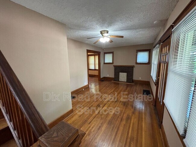 Building Photo - 424 Shafor St