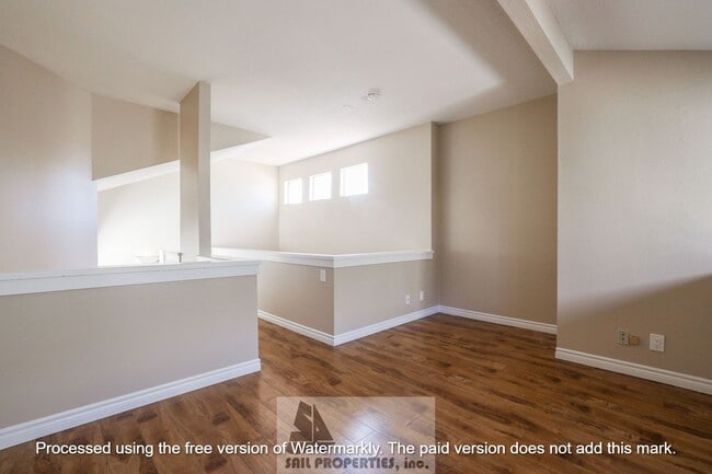 Building Photo - Welcome to this stunning 2-bedroom+loft, l...