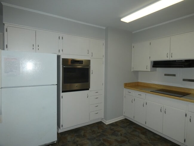 Building Photo - 4801 NW 61st St