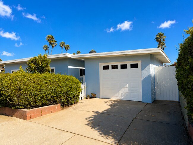 Building Photo - Pierpont Beach Home
