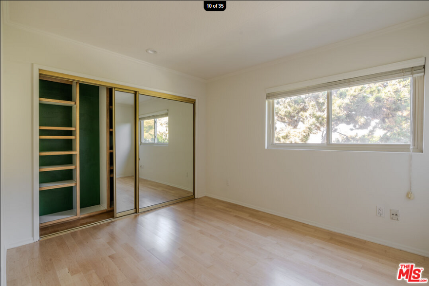 Building Photo - 11260 Overland Ave