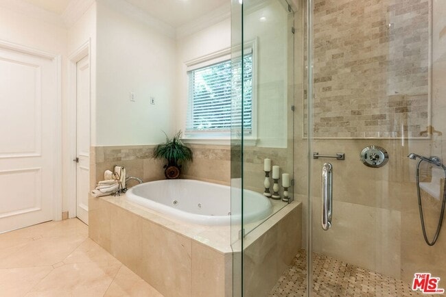 Building Photo - 345 S Saltair Ave