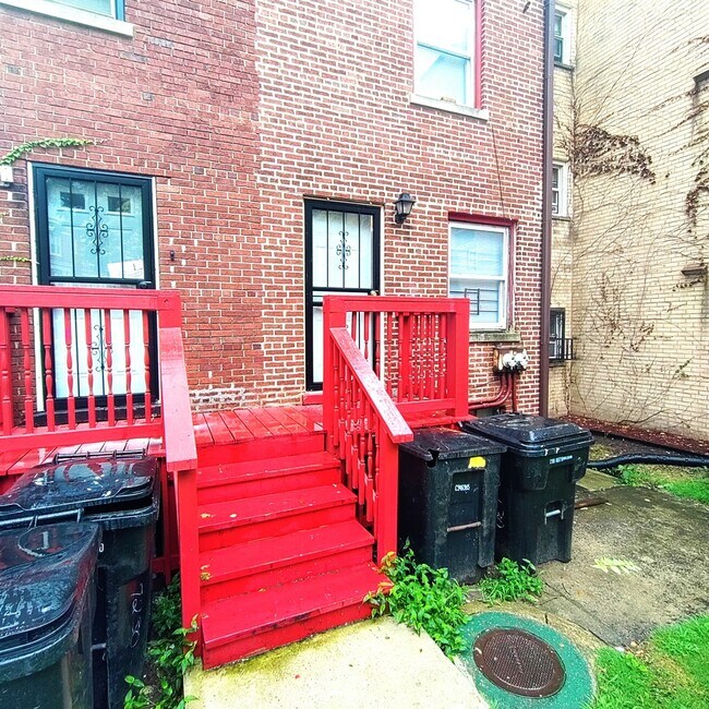 Building Photo - 2430 E 73rd St