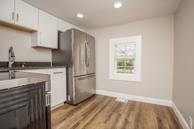 Building Photo - 676 Hanford St