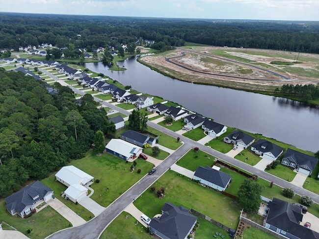 Building Photo - 102 Lukesdale Cove