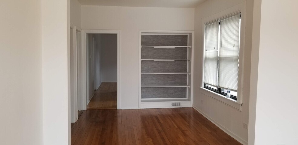 Building Photo - 4417 N Keokuk Ave