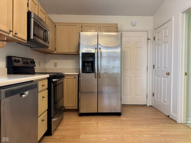 Building Photo - 5632 Rains Ln