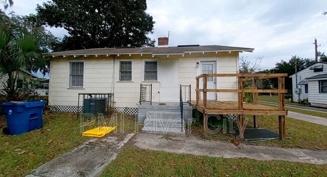 Building Photo - 8944 1st Ave