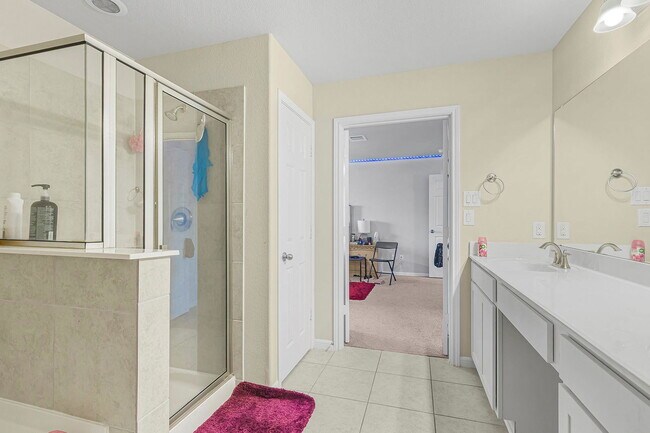 Building Photo - 104 Camelot Pl Ct