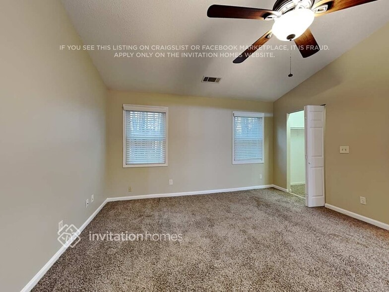 Building Photo - 5995 Bayside Dr NW