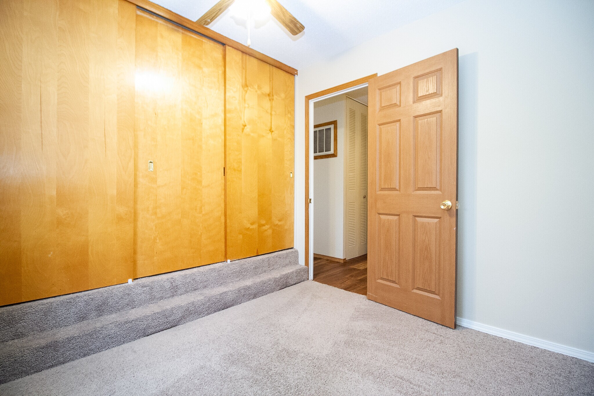 Building Photo - 731 Reineck Dr