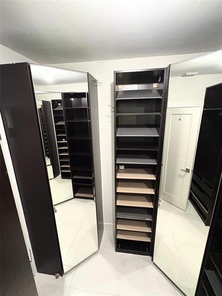 Building Photo - 751 Hollywood Blvd