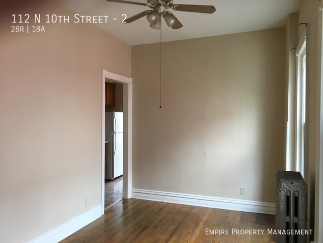 Building Photo - 2nd Floor: 2 Bedroom / 1 Bathroom Apartmen...