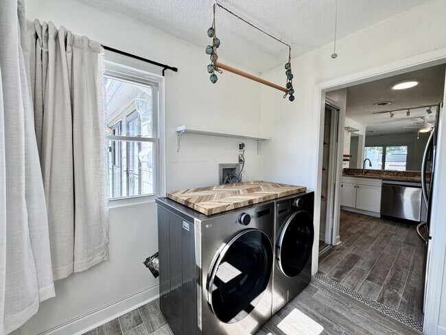 Building Photo - Ready NOW! A Custom Townhouse-Style Duplex Blocks to the Beaches! Fenced Yard - Hot Tub - Pet Fri...