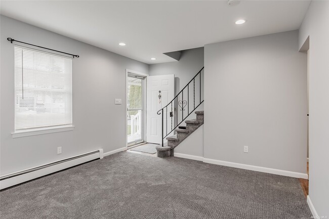 Building Photo - 34 Hazard Ave