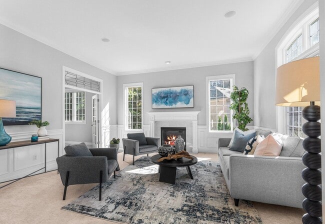 Building Photo - Luxury 4 bed 4 bath home in Lakemont, Bellevue