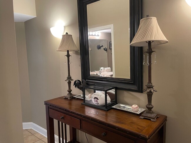 Building Photo - 1 bdrm at The Spur