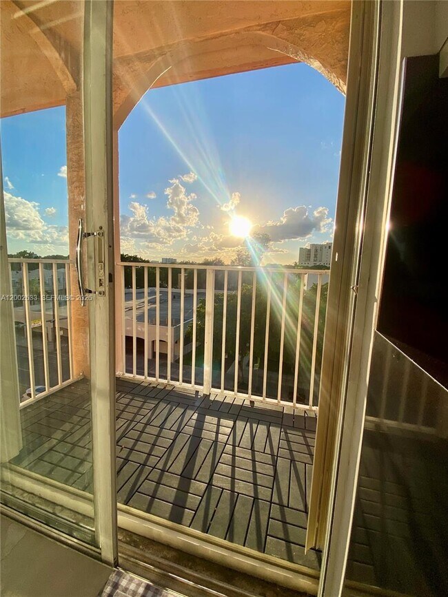 Building Photo - 199 SW 12th Ave