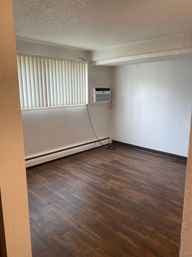 Building Photo - 55 1st St N